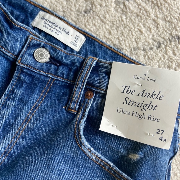 Abercrombie & Fitch High Rise Jeans - Picture 3 of 5